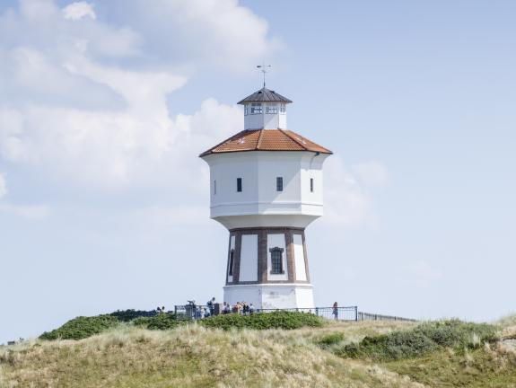 Der Wasserturm ist das Wahrzeichen von Langeoog Der Wasserturm auf Langeoog