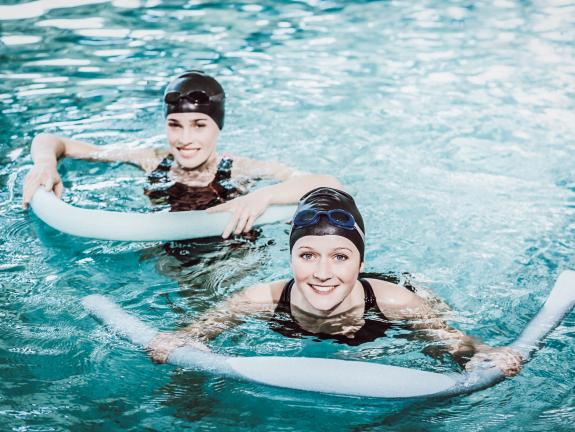 Aquafitness im Kur und Wellness Center: Meerwasser ist eine der wichtigsten Zutaten einer Thalassokur. Es wirkt entschlackend und stärkt das Immunsystem. Aquafitness im Kur und Wellness Center