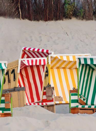 Strandkörbe am Strand